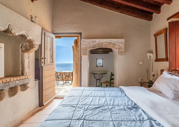 Casa Tradizionale Goulas מונמבאסיה