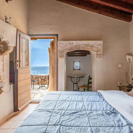 Casa Tradizionale Goulas モネンバシア