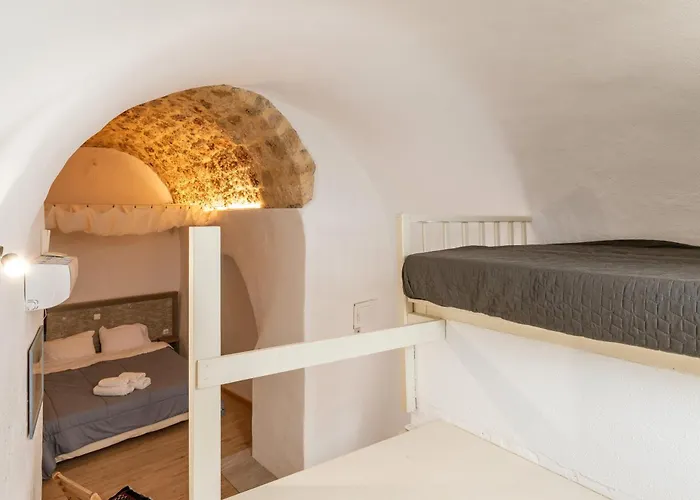 ゲストハウス Casa Tradizionale Goulas モネンバシア